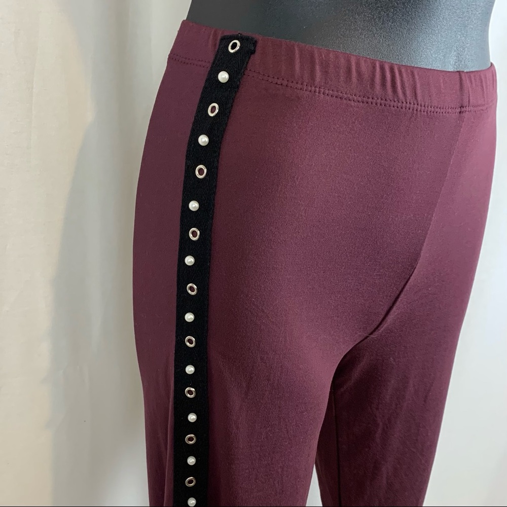 NWT Eye Candy dress leggings with pearl / eyelet detail, size small - Picture 2 of 4